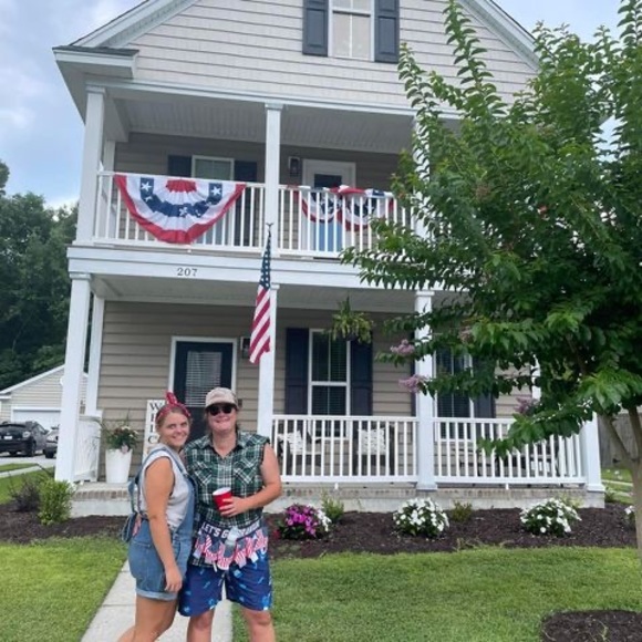 Meet your Posher, Rachel - Picture 1 of 1